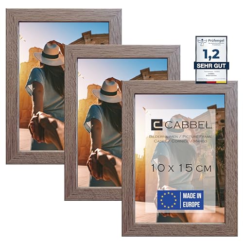 CABBEL (3er Set Bilderrahmen 10x15 cm, Eiche Dunkel, stabiles MDF-Holz Rahmen, bruchsicherem Plexi-Glas, zum Aufhängen & Aufstellen, ideal für Fotos/Bilder/Collage von CABBEL