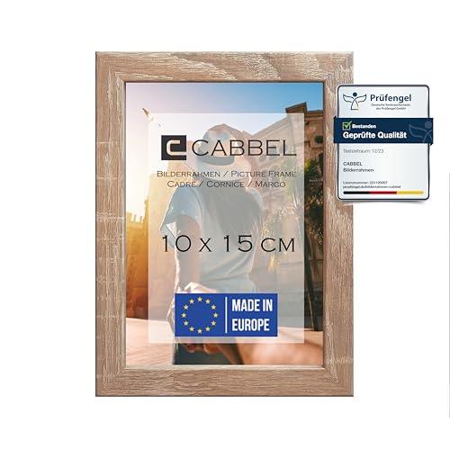 CABBEL Bilderrahmen 10x15 cm, Mokka, stabiles MDF-Holz Rahmen, bruchsicherem Plexi-Glas, zum Aufhängen & Aufstellen, ideal für Fotos/Bilder/Collage CABBEL Bilderrahmen 10x15 cm, Mokka, stabiles MDF-Holz Rahmen, bruchsicherem Plexi-Glas, zum Aufhängen & Aufstellen, ideal für Fotos/Bilder/Collage von CABBEL