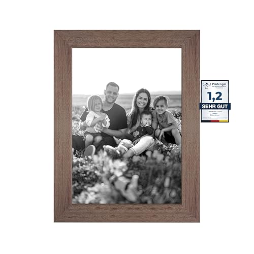 CABBEL Bilderrahmen 18x24 cm, Braun, stabiles MDF-Holz Rahmen, bruchsicherem Plexi-Glas, zum Aufhängen & Aufstellen, ideal für Fotos/Bilder/Collage von CABBEL