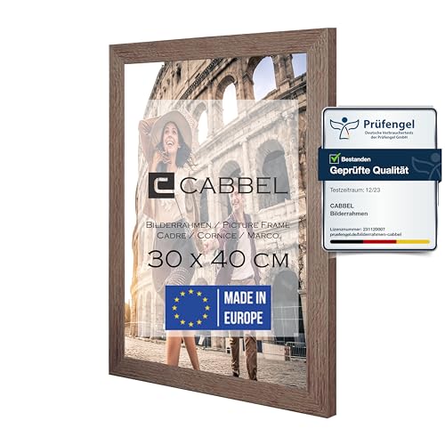 CABBEL Bilderrahmen 30x40 cm, Eiche Dunkel, stabiles MDF-Holz Rahmen, bruchsicherem Plexi-Glas, zum Aufhängen, ideal für Fotos/Bilder/Collage von CABBEL