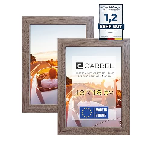CABBEL Doppelpack (2er Set) Bilderrahmen 13x18 cm, Braun, stabiles MDF-Holz Rahmen, bruchsicherem Plexi-Glas, zum Aufhängen & Aufstellen, ideal für Fotos/Bilder/Collage von CABBEL