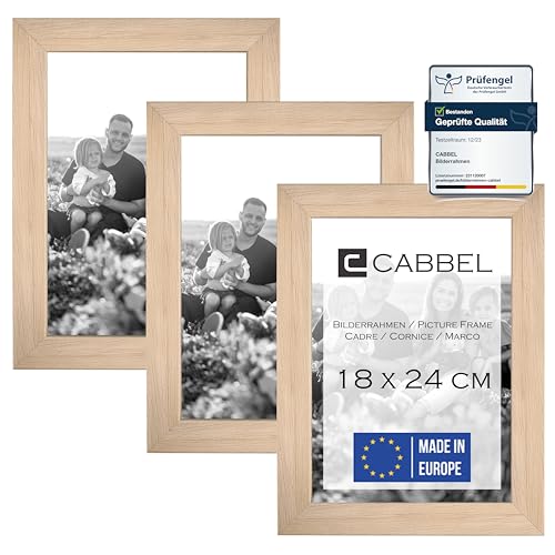 CABBEL Doppelpack (3er Set) 3x Bilderrahmen 18x24 cm, Natur, stabiles MDF-Holz Rahmen, bruchsicherem Plexi-Glas, zum Aufhängen & Aufstellen, ideal für Fotos/Bilder/Collage von CABBEL