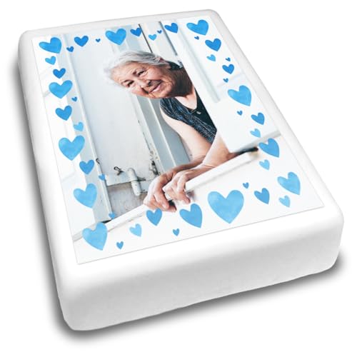 Cakeshop Portrait Personalisierte Essbare Tortendekoration Mit Blauen Herzen & Text | Benutzerdefiniertes Bild & Text | Für Geburtstage & Feiern | Mehrere Formen & Größen | Zuckerguss & Oblatenpapier Cakeshop Portrait Personalisierte Essbare Tortendekoration Mit Blauen Herzen & Text | Benutzerdefiniertes Bild & Text | Für Geburtstage & Feiern | Mehrere Formen & Größen | Zuckerguss & Oblatenpapier von CAKESHOP edible cake toppers EST. 2012