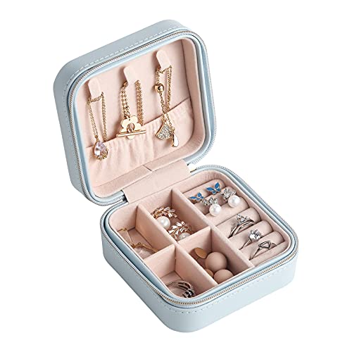 CASEGRACE Reise-Schmucketui, kleine Schmuckschatulle, tragbarer Schmuck-Reise-Organizer, Aufbewahrungsbox für Ringe, Ohrringe, Halsketten, Armbänder, Geschenk für Frauen und Mädchen, Himmelblau CASEGRACE Reise-Schmucketui, kleine Schmuckschatulle, tragbarer Schmuck-Reise-Organizer, Aufbewahrungsbox für Ringe, Ohrringe, Halsketten, Armbänder, Geschenk für Frauen und Mädchen, Himmelblau von CASEGRACE