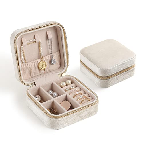 CASEGRACE Reise-Schmuckkästchen, Plüsch-Samt-Schmuckschatulle, kleiner Schmuck-Reise-Organizer, Präsentation, Ringe, Halsketten, Armbänder, Ohrringe, Aufbewahrungsbox für Damen, Perlweiß CASEGRACE Reise-Schmuckkästchen, Plüsch-Samt-Schmuckschatulle, kleiner Schmuck-Reise-Organizer, Präsentation, Ringe, Halsketten, Armbänder, Ohrringe, Aufbewahrungsbox für Damen, Perlweiß von CASEGRACE