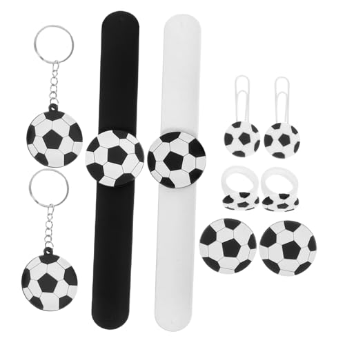 CAXUSD 10Stücke Teiliges Fußball Geschenkset Für Schlüsselanhänger Ringe Anstecknadeln Lesezeichen Slap Armband Dekorationen Für Fußball Partys Für Geburtstagsfeiern CAXUSD 10Stücke Teiliges Fußball Geschenkset Für Schlüsselanhänger Ringe Anstecknadeln Lesezeichen Slap Armband Dekorationen Für Fußball Partys Für Geburtstagsfeiern von CAXUSD