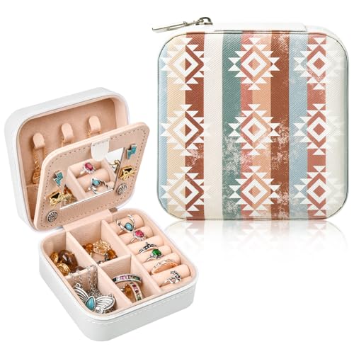 CEELGON Western-Schmuckschatulle, Boho-Druck, Reise-Schmuck-Organizer, Weihnachtsgeschenke für Frauen, Country-Mädchen, Cowgirl-Sachen, klein, tragbar, Reisezubehör für Frauen, Weiß, Boho CEELGON Western-Schmuckschatulle, Boho-Druck, Reise-Schmuck-Organizer, Weihnachtsgeschenke für Frauen, Country-Mädchen, Cowgirl-Sachen, klein, tragbar, Reisezubehör für Frauen, Weiß, Boho von CEELGON