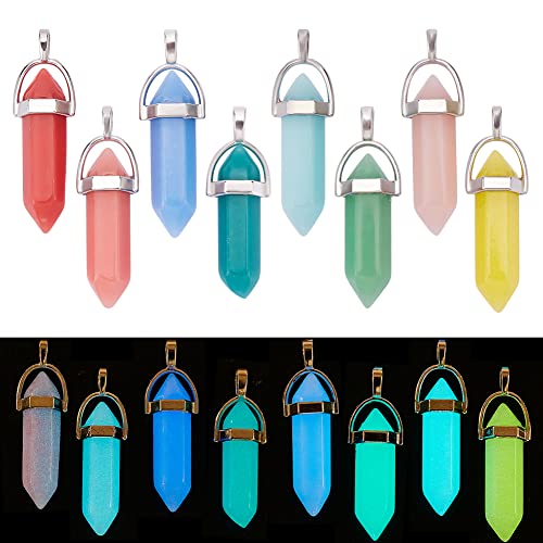 CHGCRAFT 16Pcs 8Colors Glow in The Dark Crystal Anhänger synthetische leuchtende Stein Anhänger mit Platin Ton Eisen Findings Kugel Form Kristall Anhänger für DIY Halskette von CHGCRAFT