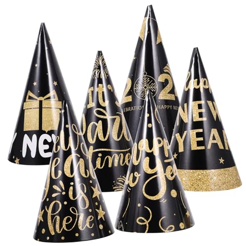CHILDWEET 6 Stück Teiliges Neujahrs Party Papierhüte Schwarz Gold Leichte Kegelhüte mit Neujahrs Motiven Kleine Partyhüte für Silvester Bühnenauftritte Maskeraden und Festliche Feiern CHILDWEET 6 Stück Teiliges Neujahrs Party Papierhüte Schwarz Gold Leichte Kegelhüte mit Neujahrs Motiven Kleine Partyhüte für Silvester Bühnenauftritte Maskeraden und Festliche Feiern von CHILDWEET