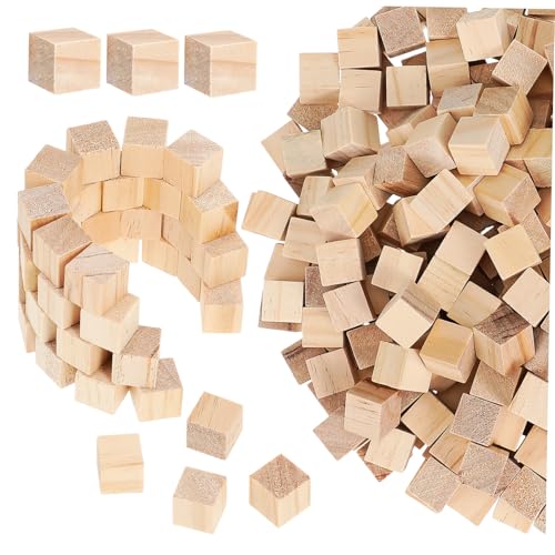 CLISPEED 300 Stück Kleine Holzwürfel aus Naturbelassenem Kiefernholz Glatte Oberfläche Unbehandelte Holzklötze zum Basteln DIY Holzbausteine für Handwerk Puzzle und Dekoration CLISPEED 300 Stück Kleine Holzwürfel aus Naturbelassenem Kiefernholz Glatte Oberfläche Unbehandelte Holzklötze zum Basteln DIY Holzbausteine für Handwerk Puzzle und Dekoration von CLISPEED