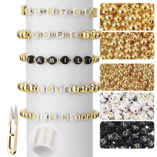 Acrylperlen Perlen Set 1600 Stück Armband Buchstabenperlen zum Auffädeln Armbänder Selber Machen Gold Schwarze Weiße Beads for Bracelets Erwachsene mini Buchstaben Perlen Set Schmuck von CMJBUHR