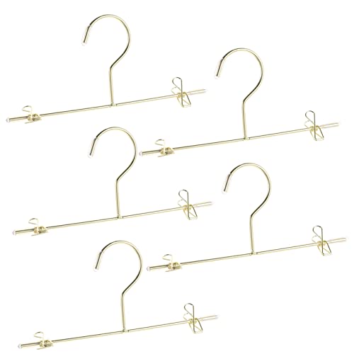 COMNESTBI 5 Stück Puppenkleiderspeicherhosen Clip Puppenkleideraufbewahrung Puppenkleiderhalter Puppenkleider-Organizer kleiden Kleidung Puppen-Mini-Kleiderbügel Babypuppenbügel Eisen Golden von COMNESTBI