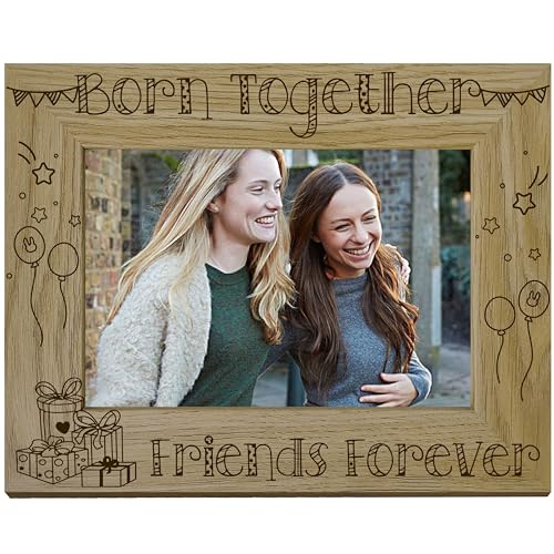 CREATCABIN Bilderrahmen Born Together Friends Forever Aus Holz Mit Gravur,Display-Tischrahmen,Beste Freundin,Ferngeschenke Zum Aufhängen An Der Wand,Weihnachten,Beste Freunde,Zuhause,21.8x16.8cm CREATCABIN Bilderrahmen Born Together Friends Forever Aus Holz Mit Gravur,Display-Tischrahmen,Beste Freundin,Ferngeschenke Zum Aufhängen An Der Wand,Weihnachten,Beste Freunde,Zuhause,21.8x16.8cm von CREATCABIN