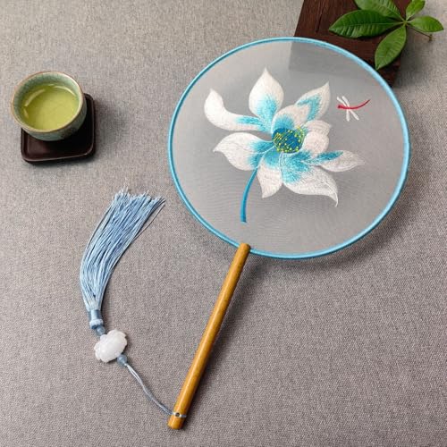 CRRHSADEP Alter Stil Fan Suzhou doppelseitige Stickerei Gruppe Fan Tanz spezielle chinesische Stil Hanfu qipao klassische runde Fan Sommer Fan CRRHSADEP Alter Stil Fan Suzhou doppelseitige Stickerei Gruppe Fan Tanz spezielle chinesische Stil Hanfu qipao klassische runde Fan Sommer Fan von CRRHSADEP