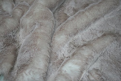 Super Luxus Kunstfell Stoff Material Superweich Beige Frost - Beige, 1Mtr - 150cm x 100cm Super Luxus Kunstfell Stoff Material Superweich Beige Frost - Beige, 1Mtr - 150cm x 100cm von CRS Fur Fabrics