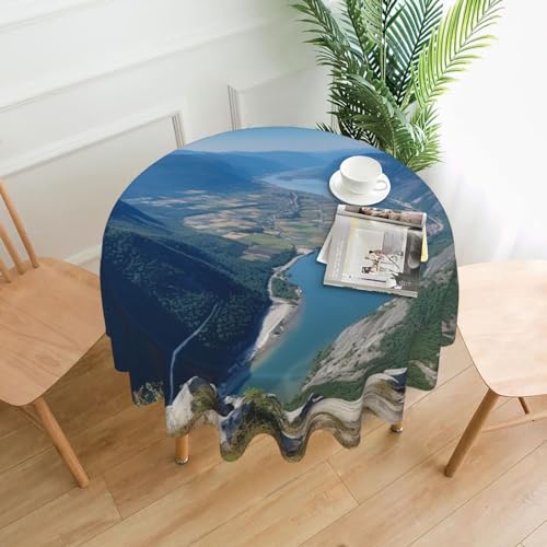 CSGJMYGS Tischdecke mit Berg- und Flussdruck, auslaufsicher, wasserfest, dekorative Stoff-Tischdecke für Zuhause, Küche, Innen- und Außenbereich, Esstisch, 152,4 cm CSGJMYGS Tischdecke mit Berg- und Flussdruck, auslaufsicher, wasserfest, dekorative Stoff-Tischdecke für Zuhause, Küche, Innen- und Außenbereich, Esstisch, 152,4 cm von CSGJMYGS