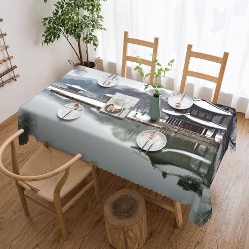 Csgjmygs Tischdecke mit Korea-Wintersee-Druck, auslaufsicher, wasserfest, dekorative Stoff-Tischdecke für Zuhause, Küche, Innen- und Außenbereich, Esstisch, 137 x 183 cm Csgjmygs Tischdecke mit Korea-Wintersee-Druck, auslaufsicher, wasserfest, dekorative Stoff-Tischdecke für Zuhause, Küche, Innen- und Außenbereich, Esstisch, 137 x 183 cm von CSGJMYGS