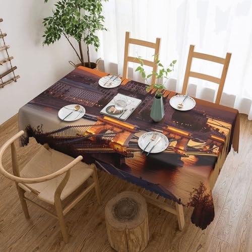 Csgjmygs Tischdecke mit Sonnenuntergang in Budapest, auslaufsicher, wasserfest, dekorative Stoff-Tischdecke für Zuhause, Küche, Innen- und Außenbereich, Esstisch, 137 x 183 cm Csgjmygs Tischdecke mit Sonnenuntergang in Budapest, auslaufsicher, wasserfest, dekorative Stoff-Tischdecke für Zuhause, Küche, Innen- und Außenbereich, Esstisch, 137 x 183 cm von CSGJMYGS