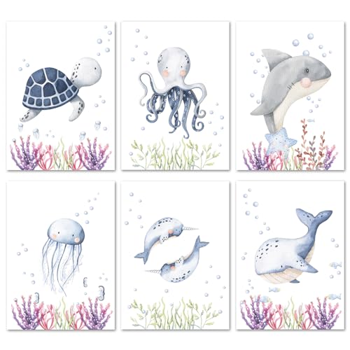 Calmondo 6 Kinderbilder Poster mit Meerestieren Qualle Schildkröte Wal Bilder für Kinder Wand-Dekoration für Kinderzimmer Geschenk für Mädchen Jungen | A4 ohne Bilderrahmen | Mit Kinder-Mappe Calmondo 6 Kinderbilder Poster mit Meerestieren Qualle Schildkröte Wal Bilder für Kinder Wand-Dekoration für Kinderzimmer Geschenk für Mädchen Jungen | A4 ohne Bilderrahmen | Mit Kinder-Mappe von Calmondo