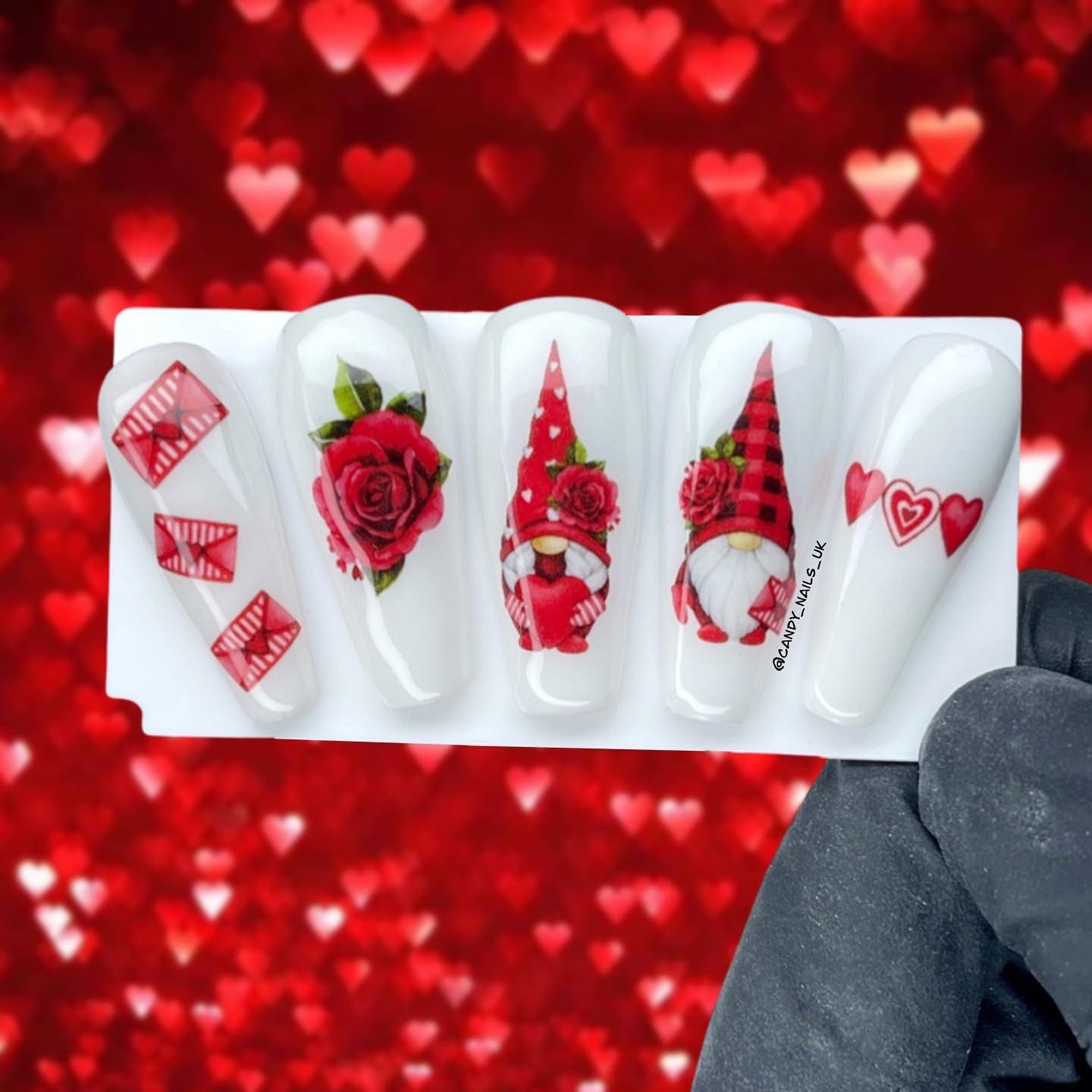 Wasserschiebe Nagel Decals Nail Art Transfer Valentine's Day Gnomes Gonks Herz Rot Valentine Love von CandyNailsUk