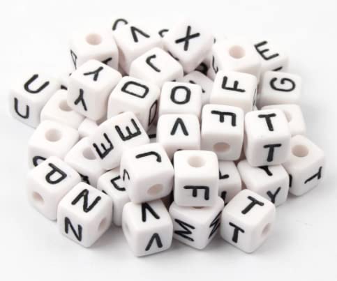 Acryl Buchstaben 10x10mm - exakt abgezählt, von jedem Buchstaben 4 Stück, Buchstabenwürfel Perlen Spacer Zwischenperlen Würfel für DIY-Schmuck, Buchstabe Schnullerketten zum auffädeln (52 Stück) von CansyY