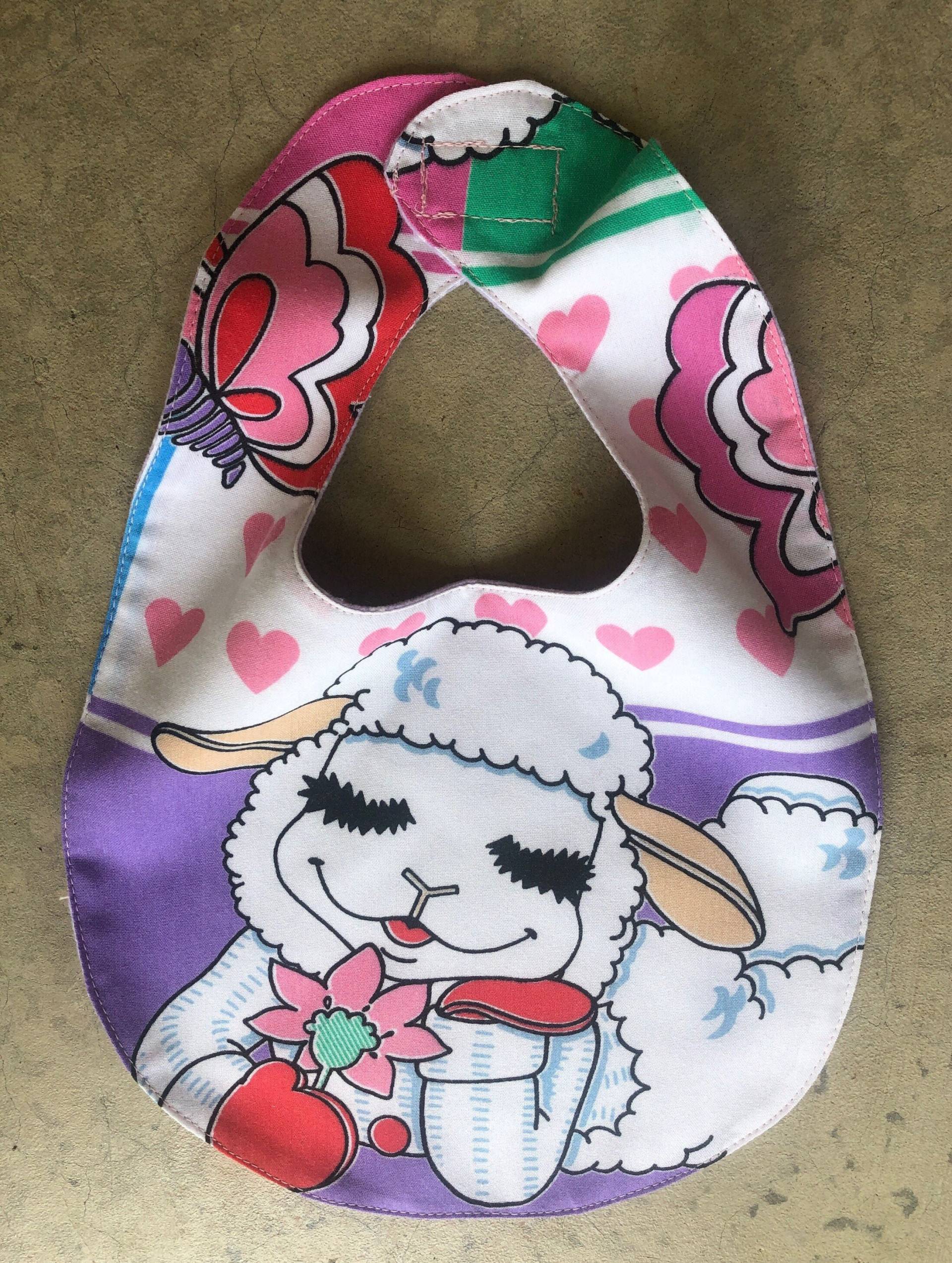 Lammkotelett Lätzchen, 1980Er Jahre Baby, Millennial-Eltern, Recyceltes Lammkotelett, Nachhaltig, Retro Shari Louis, Babypartygeschenk, Vtg Pbs Lammkotelett Lätzchen, 1980Er Jahre Baby, Millennial-Eltern, Recyceltes Lammkotelett, Nachhaltig, Retro Shari Louis, Babypartygeschenk, Vtg Pbs von CanzaliaVintage