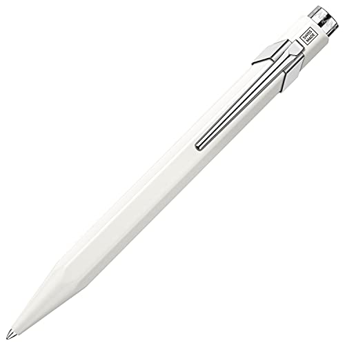 Caran d'Ache Kugelschreiber 849 Popline mit Etui Weiß lackiert Strichstärke: M, Schriftfarbe: Blau, Länge: 12,5 cm, 0846.509 Caran d'Ache Kugelschreiber 849 Popline mit Etui Weiß lackiert Strichstärke: M, Schriftfarbe: Blau, Länge: 12,5 cm, 0846.509 von Caran d'Ache
