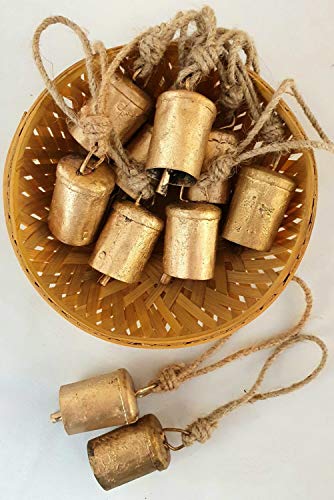 Carfar Handicrafts Set mit 10 rustikalen Blechglocken, Wanddekoration, 7 cm, große Glocken auf Juteseil, Zylinderform von Carfar