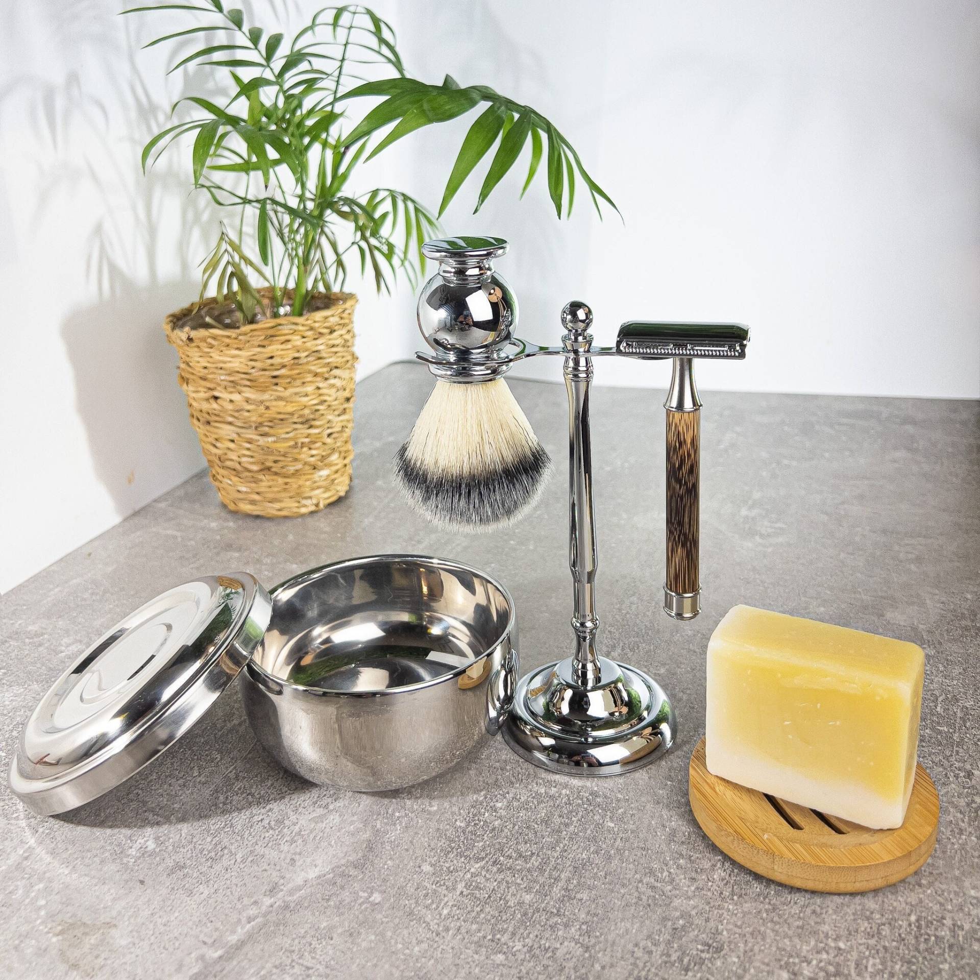 Premium Rasierständer Set - Inkl. Rasierhobel, Rasierpinsel, Rasierständer- Hochwertiges Rasierset Für Dein Badezimmer Premium Rasierständer Set - Inkl. Rasierhobel, Rasierpinsel, Rasierständer- Hochwertiges Rasierset Für Dein Badezimmer von CaringKoala