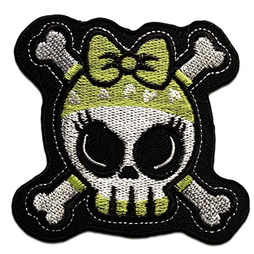 Totenkopf Emo Girly - Aufnäher, Bügelbild, Aufbügler, Applikationen, Patches, Flicken, zum aufbügeln, Größe: 8,2 x 7,7 cm Totenkopf Emo Girly - Aufnäher, Bügelbild, Aufbügler, Applikationen, Patches, Flicken, zum aufbügeln, Größe: 8,2 x 7,7 cm von Catch the Patch