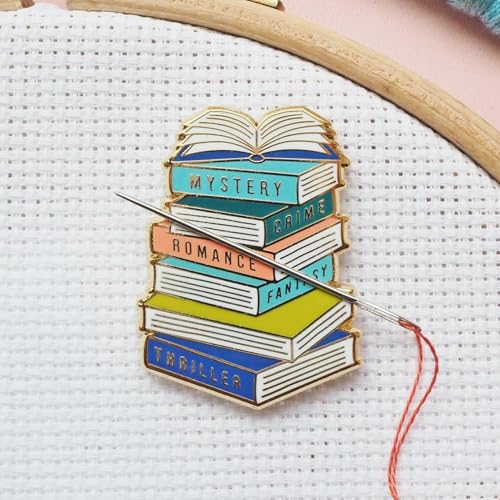 Caterpillar Cross Stitch Needle Minder – Bücher für Kreuzstich, Nähen, Stickerei und Handarbeit, Zubehör aus Emaille und Magnet von Caterpillar Cross Stitch