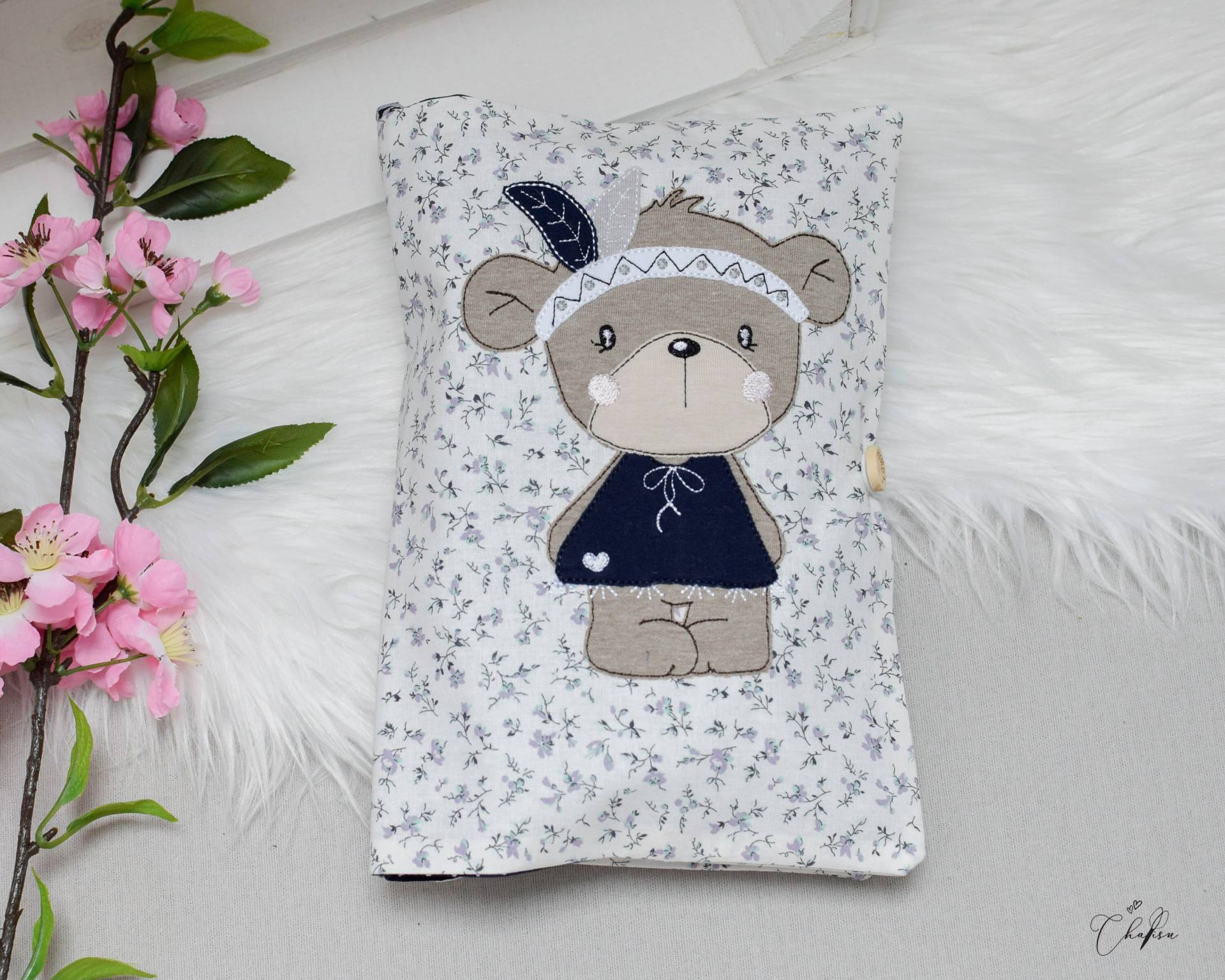 Windeltasche Stickmotiv Boho-Bär, Personalisiert Mit Name, Wickeltasche Mädchen Blumig, Baby, Geschenk Zur Geburt, Taufe Windeltasche Stickmotiv Boho-Bär, Personalisiert Mit Name, Wickeltasche Mädchen Blumig, Baby, Geschenk Zur Geburt, Taufe von Chalisu