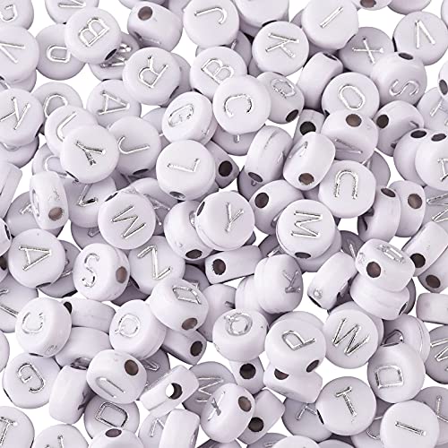 Cheriswelry Silber-weiße Acryl-Buchstaben-Perlen, Alphabet A ~ Z, 7 mm, flach, rund, Münze, A-Z, Buchstaben-Abstandhalter, Perlen für Schmuckarmbänder, 1000 Stück von Cheriswelry