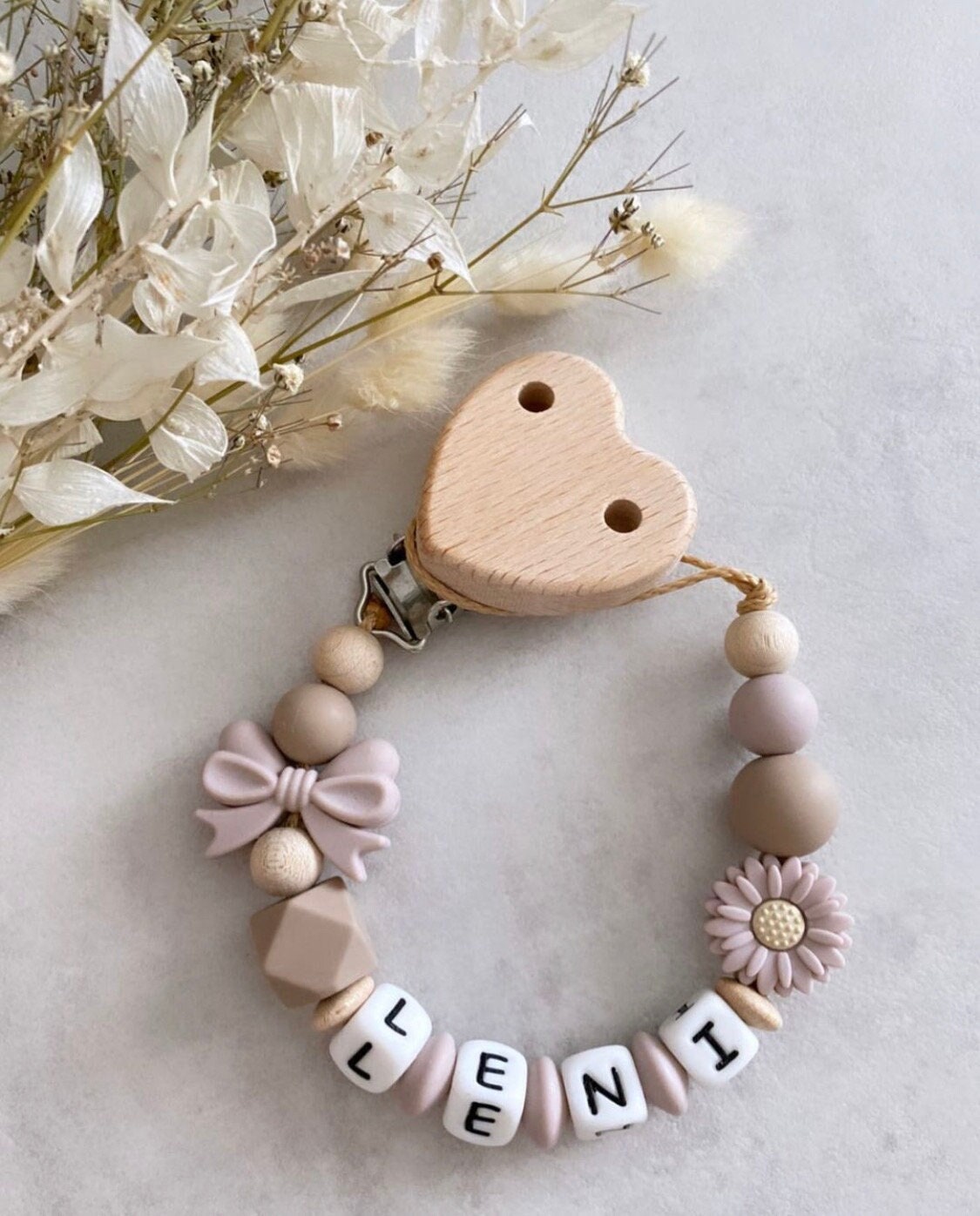 Schnullerkette Mit Name Personalisiert Mädchen Kinderwagenkette Set Blume Herz Schnullerkette Mit Name Personalisiert Mädchen Kinderwagenkette Set Blume Herz von ChriluzaShop