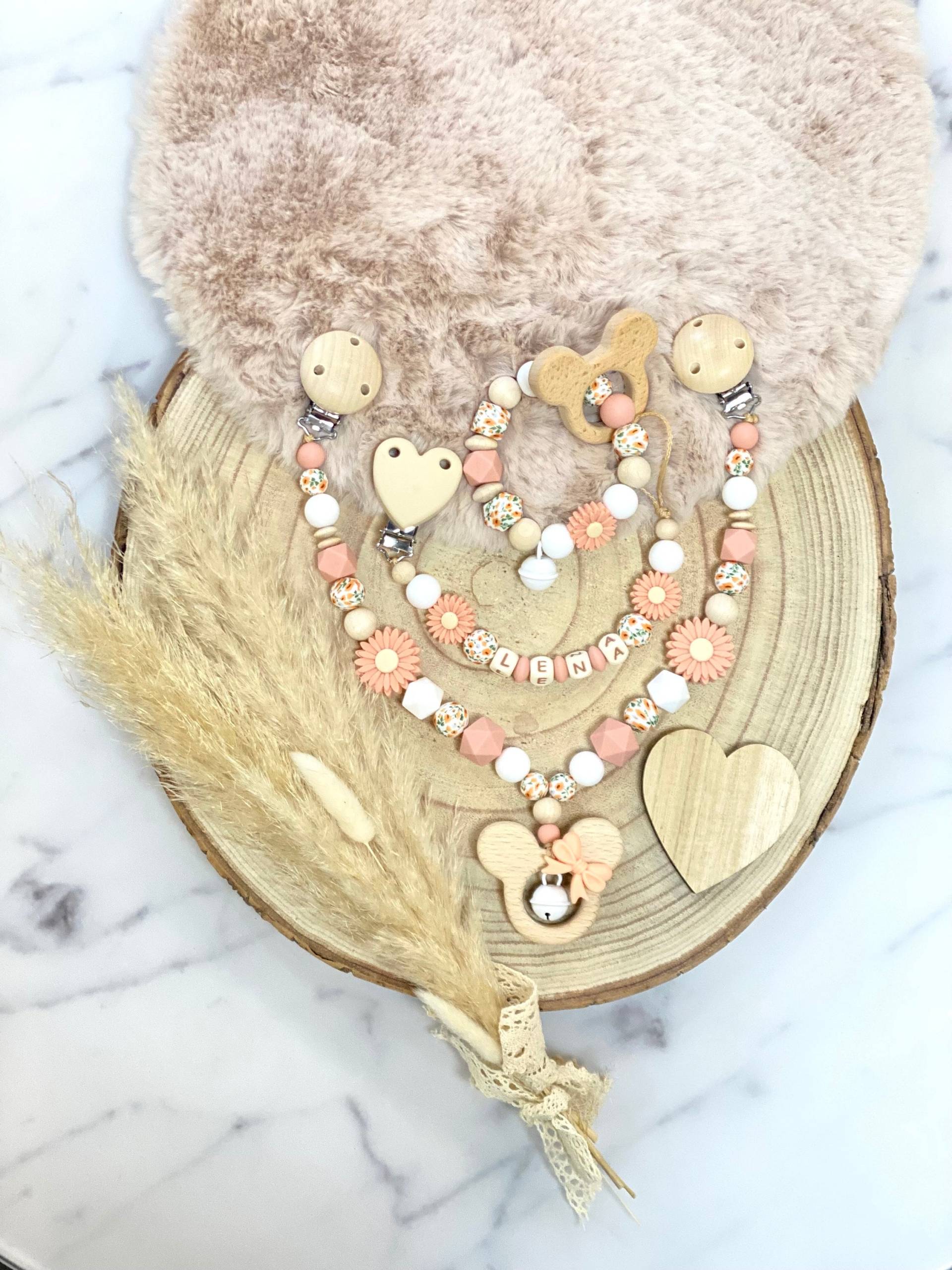 Schnullerkette Mit Namen Kinderwagenkette Greifling Set Mädchen Personalisiert Maus Blume Silikon Holz Herz Schnullerkette Mit Namen Kinderwagenkette Greifling Set Mädchen Personalisiert Maus Blume Silikon Holz Herz von ChriluzaShop