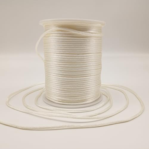 Satin-Rattail-Nylonschnur, 100 m Perlenschnur für Makramee-Armbänder, Halsketten, Schmuckherstellung, Kunst, Handwerk und Bänder Satin-Rattail-Nylonschnur, 100 m Perlenschnur für Makramee-Armbänder, Halsketten, Schmuckherstellung, Kunst, Handwerk und Bänder von ChunLiou