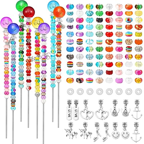 Chunful 176 Stück Gartenstecker Feenstab Gartenstecker mit Kristallstopper, Perlen, runde Glasperlen, Antik-Silber-Bail-Perlen mit Anhänger, Silberperle, DIY für Outdoor-Dekoration (stilvoller Stil) Chunful 176 Stück Gartenstecker Feenstab Gartenstecker mit Kristallstopper, Perlen, runde Glasperlen, Antik-Silber-Bail-Perlen mit Anhänger, Silberperle, DIY für Outdoor-Dekoration (stilvoller Stil) von Chunful