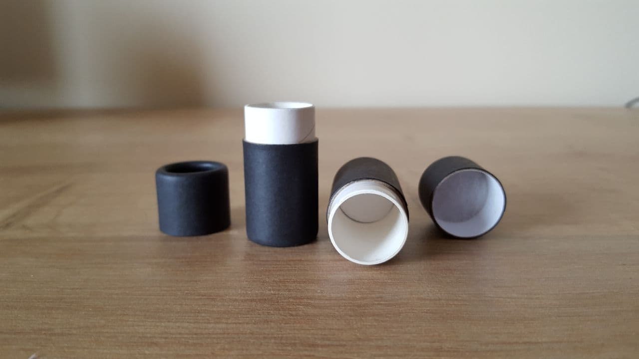 20 Stück | 7G Schwarz Papier Lippenbalsam Tube 20 Stück | 7G Schwarz Papier Lippenbalsam Tube von Cinealta