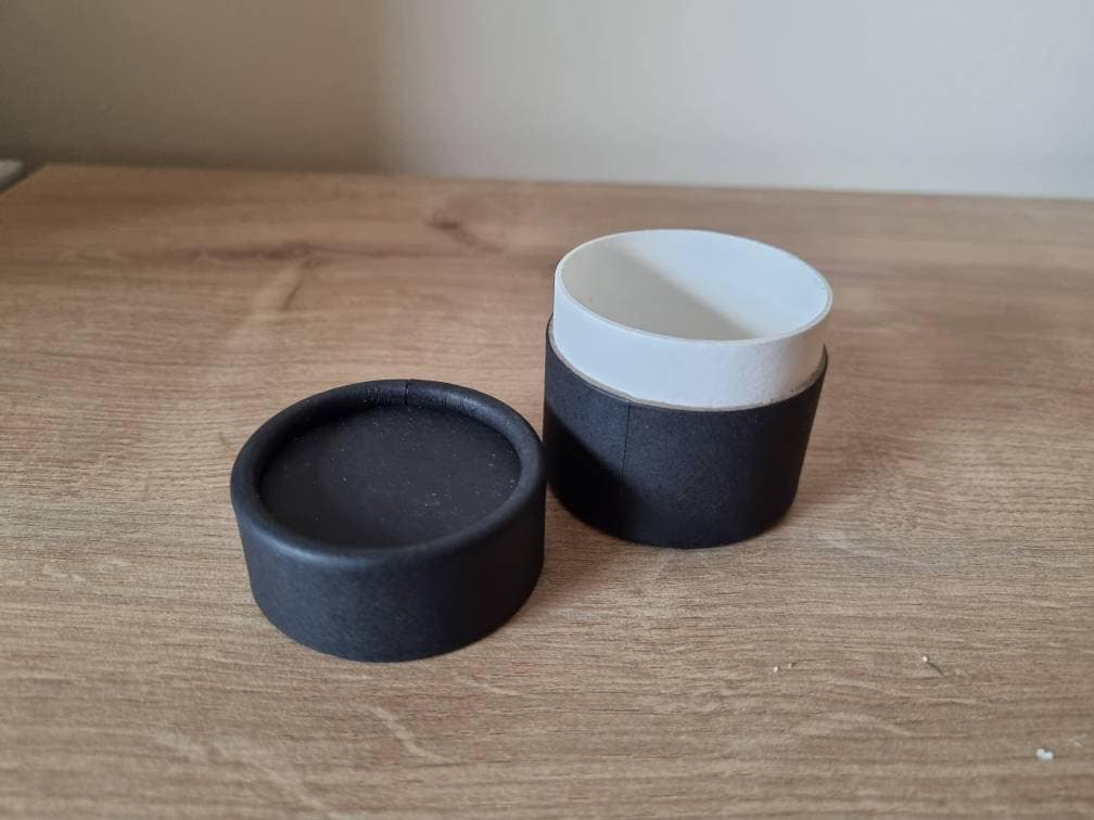 50 Stück Schwarzes Papierglas | 45G 50 Stück Schwarzes Papierglas | 45G von Cinealta