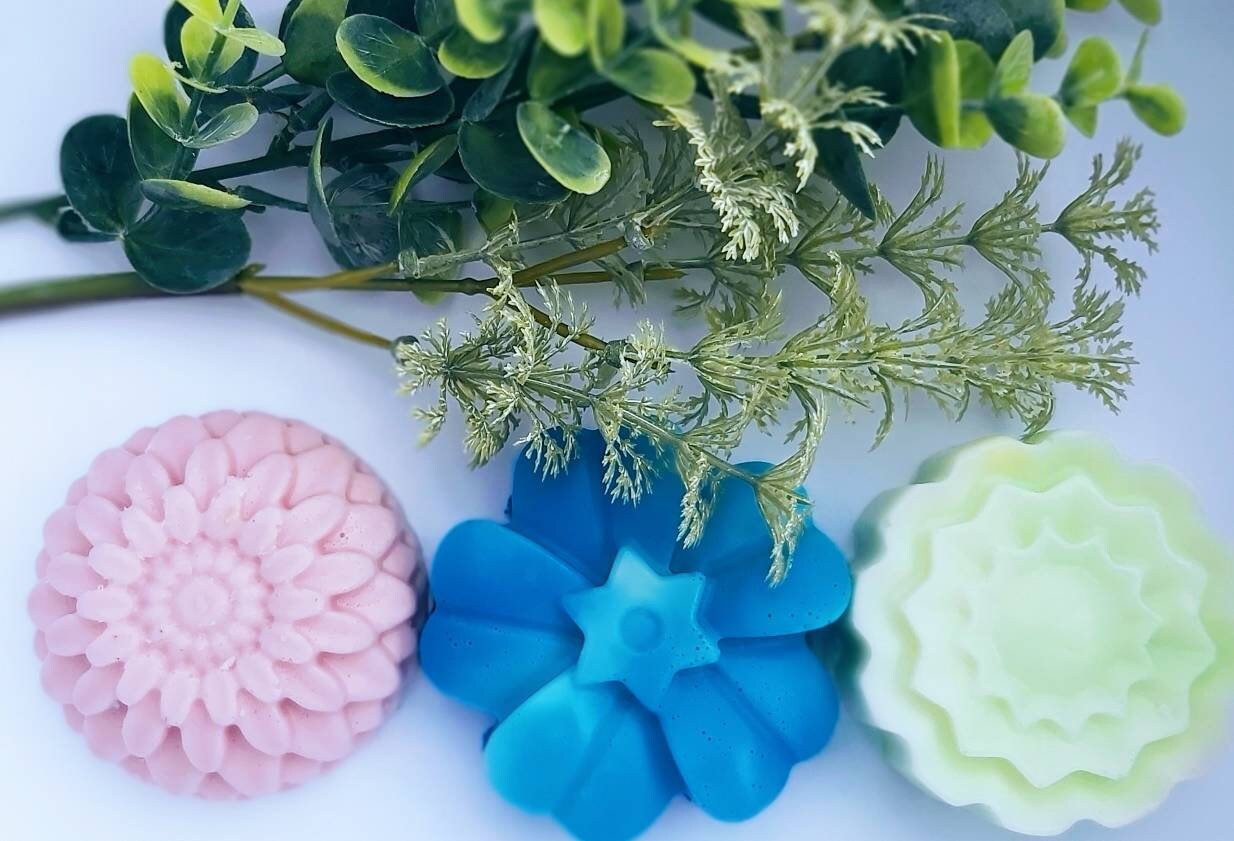 Sommer Beeren Ziegen Milch Handgemachte Blume Seifenstange - Verschiedene Farben von ClonoughHandmadeSoap