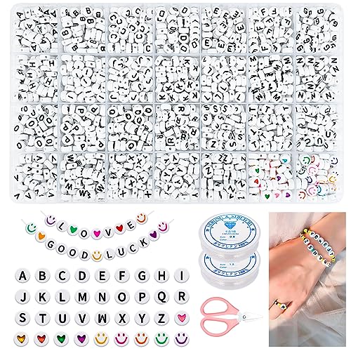 CoKeeSun 1680 Stück Buchstabenperlen, 7mm A-Z Buchstaben Perlen Set, Acryl Rund Perlen für Armbänder Buchstaben, Smiley Herz Perlen mit 2 Gummiband für Schmuck Machen Halsketten DIY Crafts von CoKeeSun