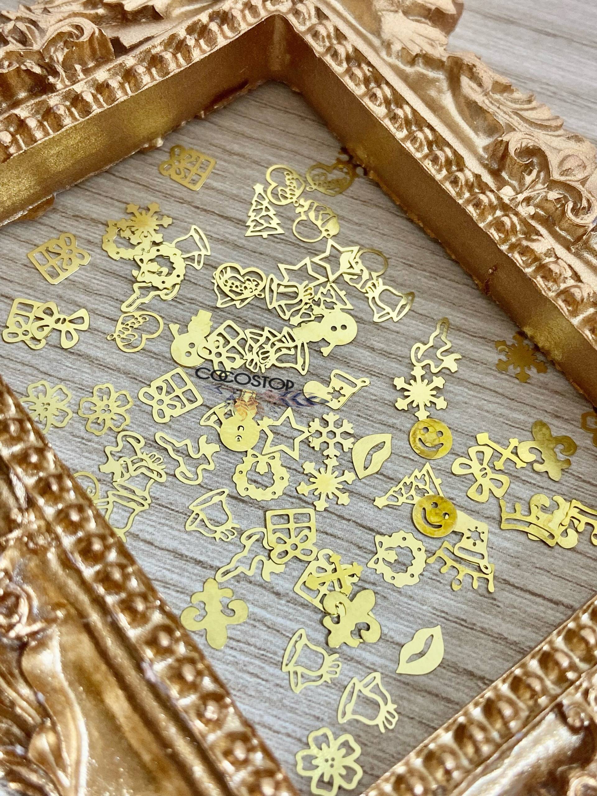 100 Stück Weihnachten Dünn Gold Metallic Nail Art Mix 3D Nagel Charm/12 Designs von CocoStop