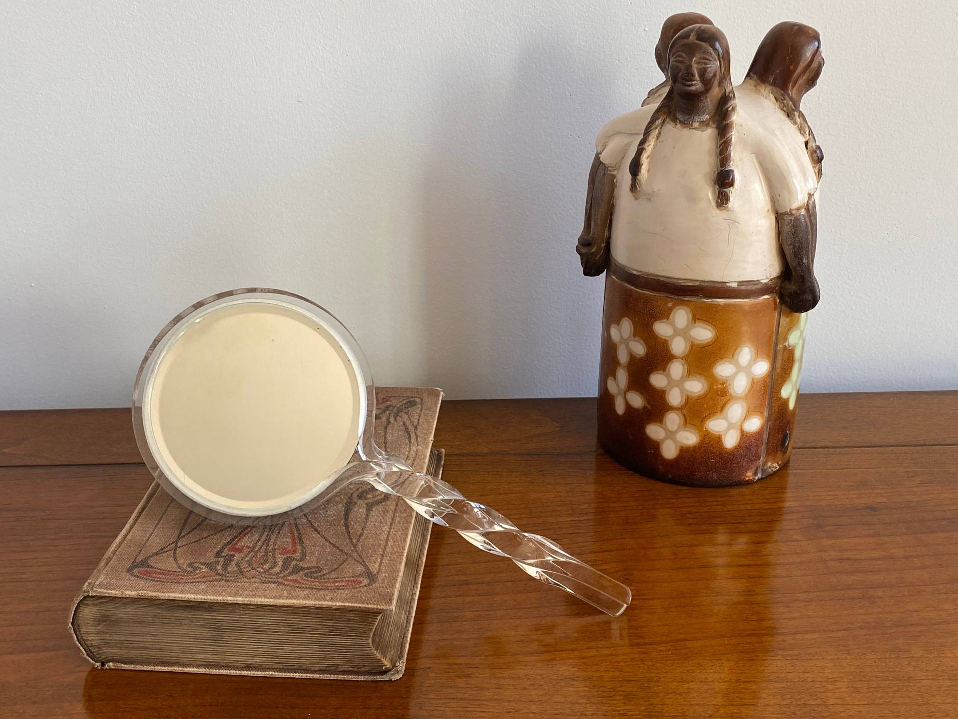 Handspiegel & Pinsel Nylon Vintage Usa Lucite Acryl Kunststoff Handspiegel & Pinsel Nylon Vintage Usa Lucite Acryl Kunststoff von CollectiblesPL