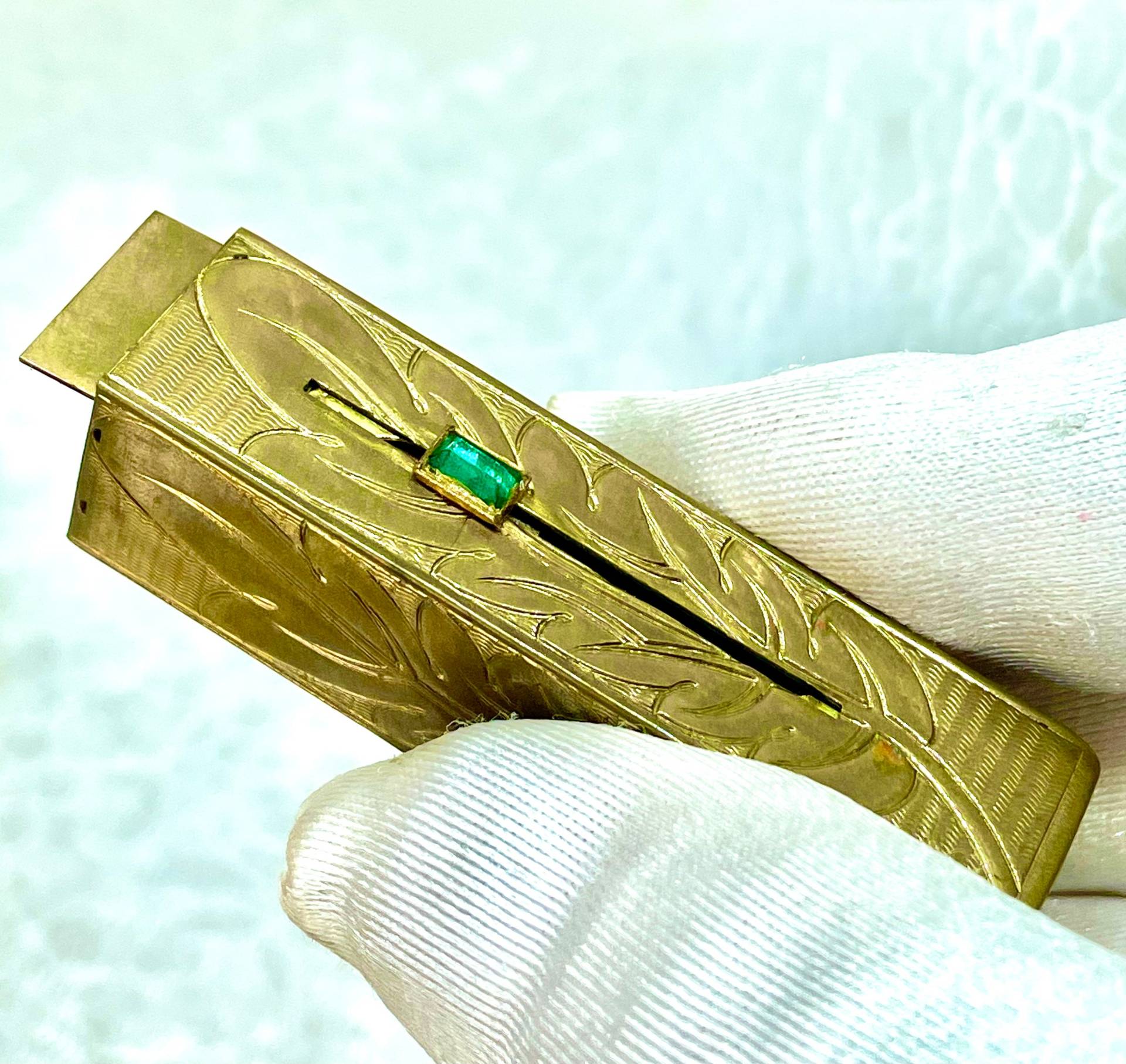 Seltener Lippenstift Sammlerstück Elizabeth Arden Green Emerald Slide Tube Wunderschöne Blatt Design Selten Sammler Falltür Vintage Make-Up Fancy von CompactQueen