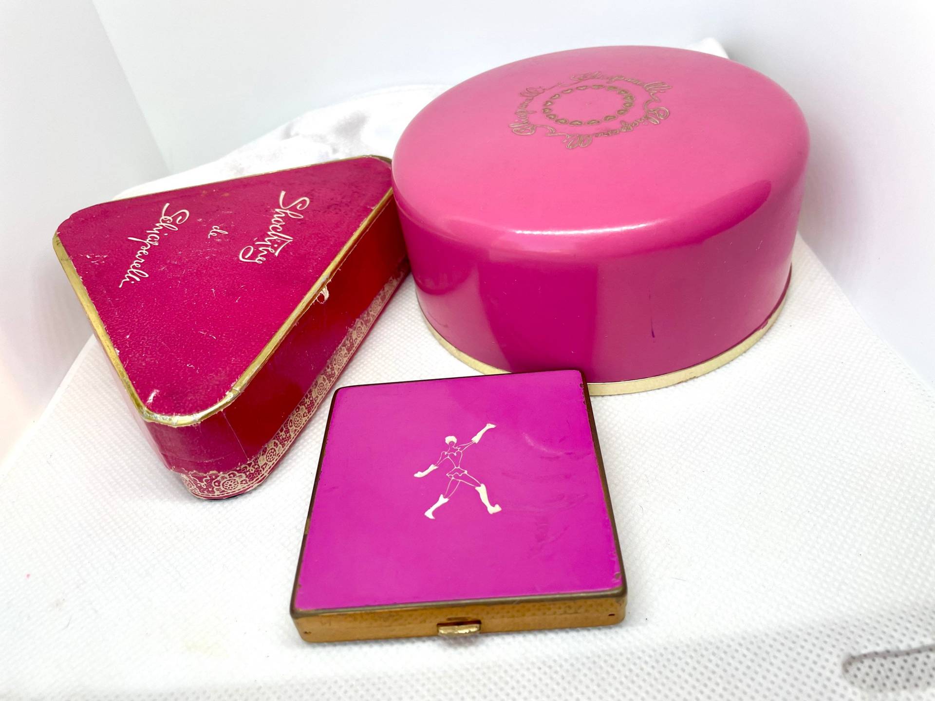 Vintage Schiaparelli Kompakte Herzförmige Seife Designer Leere Puderdose Seltene Sammlerstück Make-Up Geldbörse Spiegel Signiert Parfüm Parfum Ny von CompactQueen