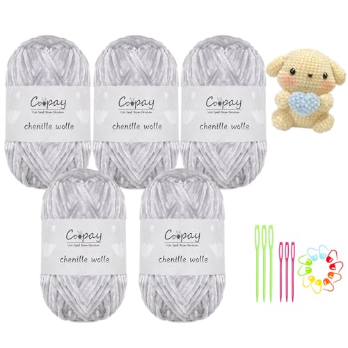 Coopay Chenille Wolle zum Häkeln, 5x100g Samtig Chenillegarn, Flauschige Weich Chenille Garn, Chenille Wolle mit Häkelzubehör, Weicher Plüschwolle Häkelgarn für Decken, Schals - Lilagrau Coopay Chenille Wolle zum Häkeln, 5x100g Samtig Chenillegarn, Flauschige Weich Chenille Garn, Chenille Wolle mit Häkelzubehör, Weicher Plüschwolle Häkelgarn für Decken, Schals - Lilagrau von Coopay