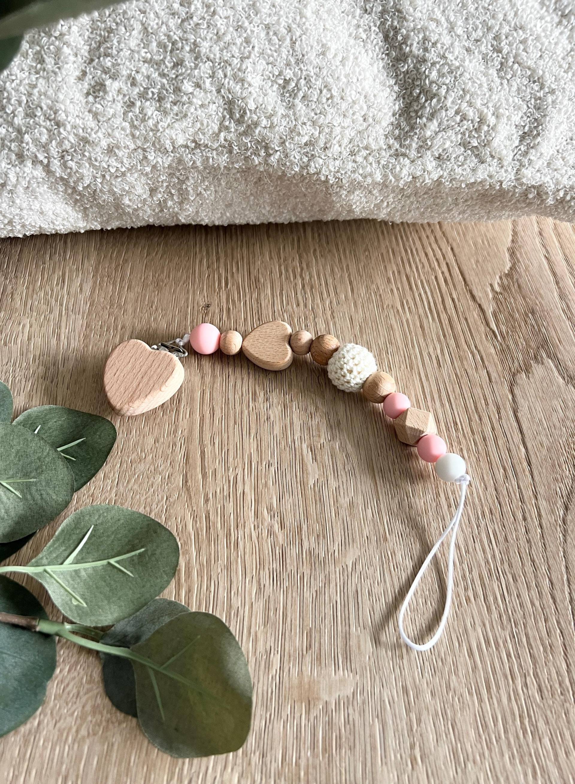Schnullerkette, Holzperlen Mit Holz Herz, Beige Häkelperlen, Baby Geschenk Zur Geburt, Babygeschenk, Silikonperlen Weiß Und Schnullerkette, Holzperlen Mit Holz Herz, Beige Häkelperlen, Baby Geschenk Zur Geburt, Babygeschenk, Silikonperlen Weiß Und von CosyHavenDE
