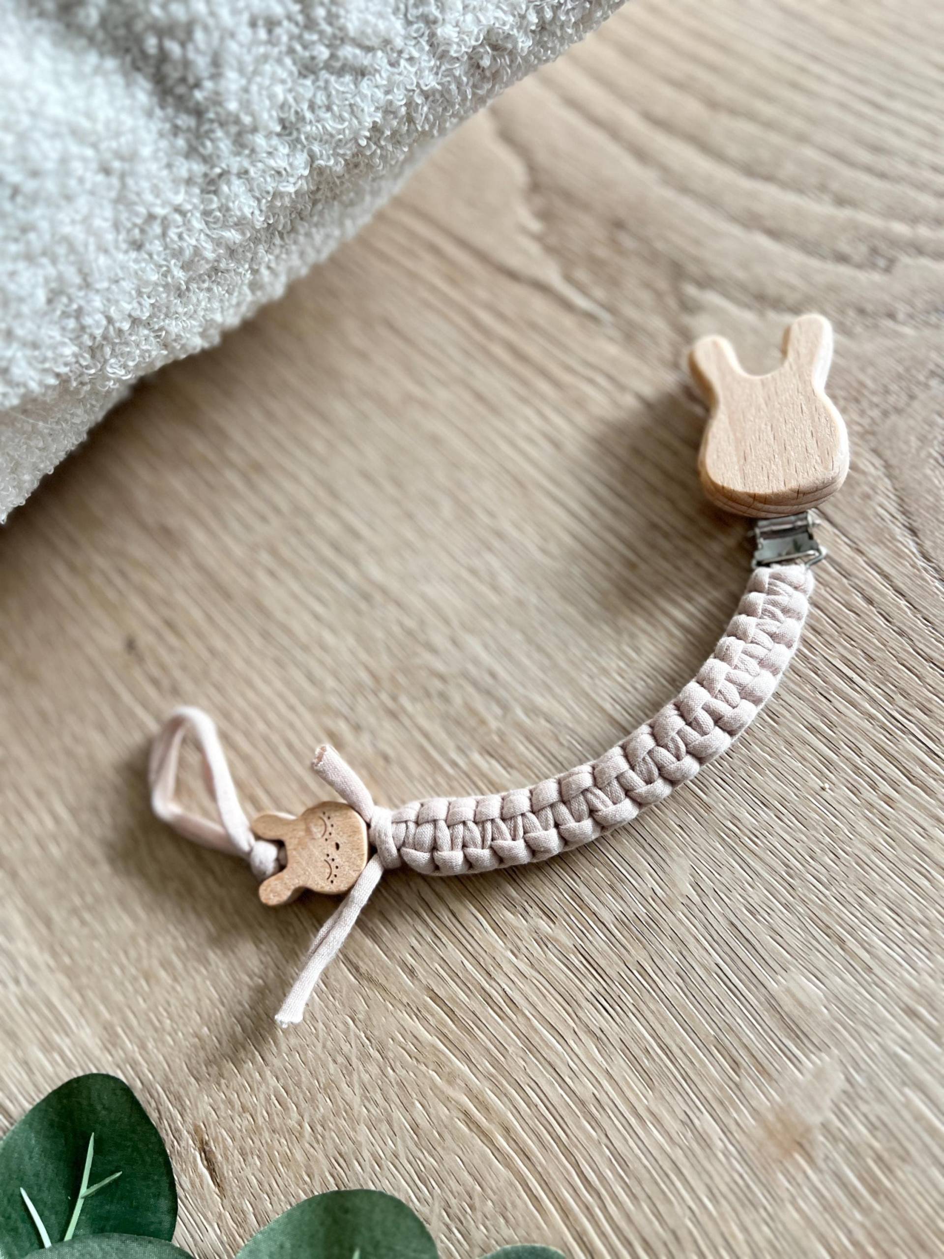 Schnullerkette Baby, Holz Hase, Beige, Jersey Baumwolle Stoff, Geschenk Zur Geburt, Anhänger, Neugeborenes, Babygeschenk, Tier Anhänger Schnullerkette Baby, Holz Hase, Beige, Jersey Baumwolle Stoff, Geschenk Zur Geburt, Anhänger, Neugeborenes, Babygeschenk, Tier Anhänger von CosyHavenDE