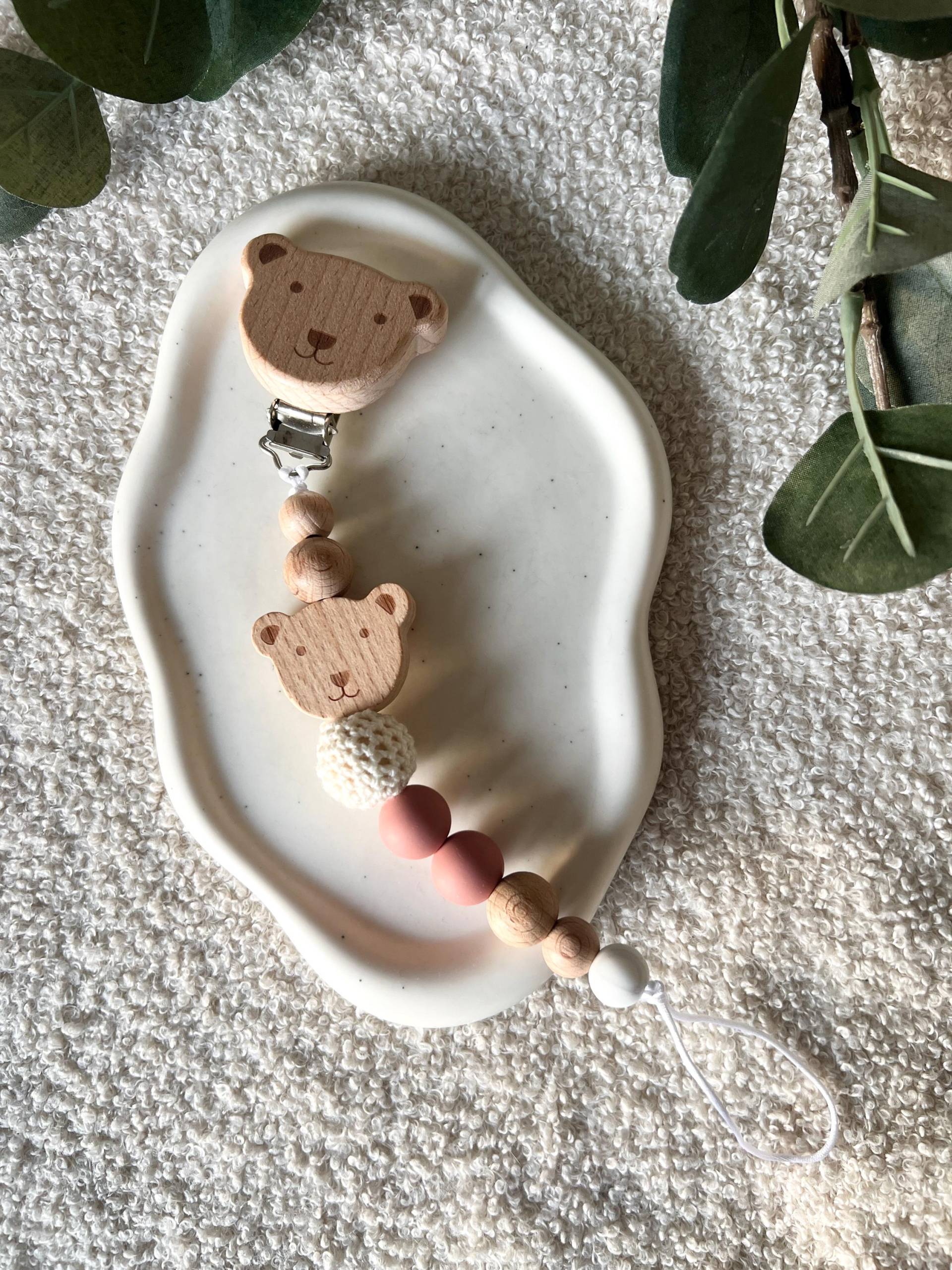 Schnullerkette Baby, Holzperlen Mit Holz Bär, Altrosa/Beige, Häkelperle, Silikonperlen, Geschenk Zur Geburt, Tier Anhänger, Babygeschenk Schnullerkette Baby, Holzperlen Mit Holz Bär, Altrosa/Beige, Häkelperle, Silikonperlen, Geschenk Zur Geburt, Tier Anhänger, Babygeschenk von CosyHavenDE