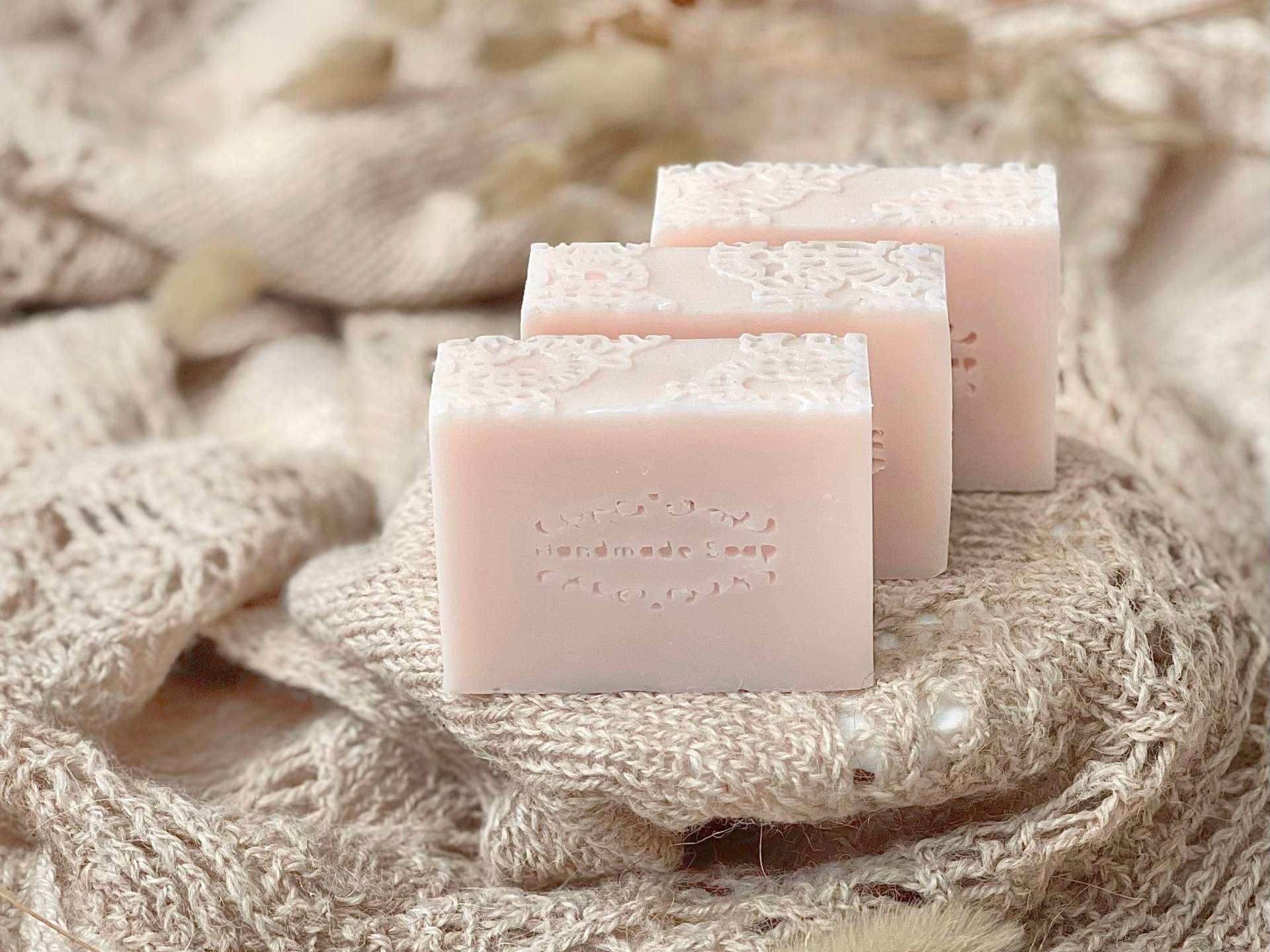 3Er Pack Wellness Seife - Mit Kaschmirduft Aus Glycerin Shea Butter 3Er Pack Wellness Seife - Mit Kaschmirduft Aus Glycerin Shea Butter von CottageandRose